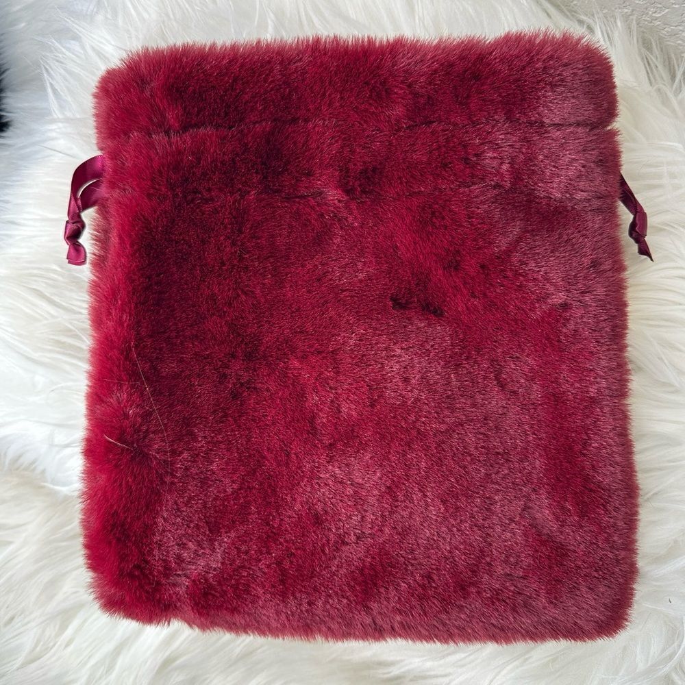 $4 🌙‎ Ulta Red Faux Fur Holiday Bag NEW Adjustable